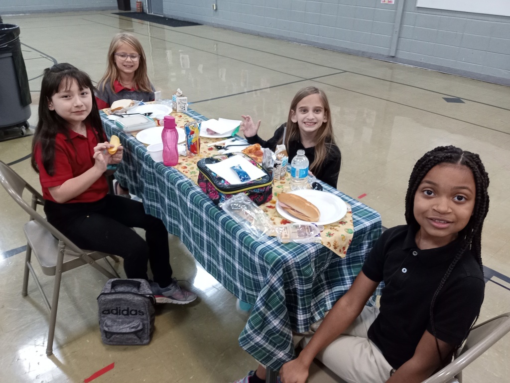 Students eating lunch in the cafeteria at Rock County Christian School